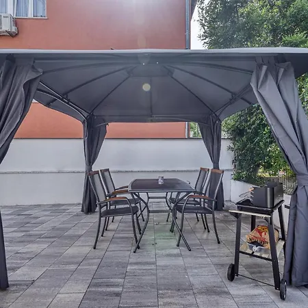 Beautiful Modern House Liza With Private Parking In - Finida Settlement *