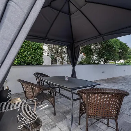 Apartment Beautiful Modern House Liza With Private Parking In - Finida Settlement *