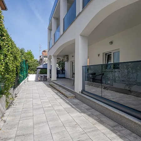 Beautiful Modern House Liza With Private Parking In - Finida Settlement Apartment Porec