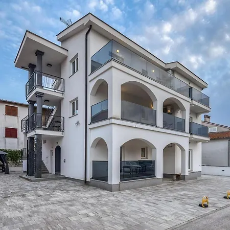 Beautiful Modern House Liza With Private Parking In - Finida Settlement Apartment Porec