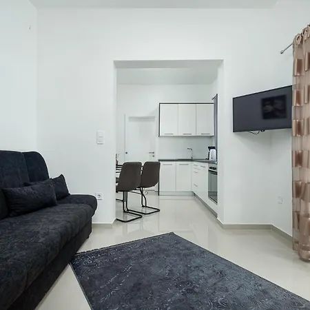 Apartment Beautiful Modern House Liza With Private Parking In - Finida Settlement