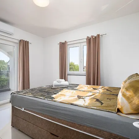 Apartment Beautiful Modern House Liza With Private Parking In - Finida Settlement *