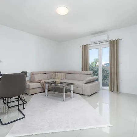 Beautiful Modern House Liza With Private Parking In - Finida Settlement Apartment Porec