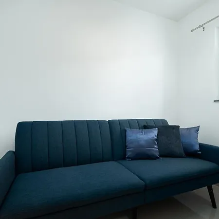 Apartment Beautiful Modern House Liza With Private Parking In - Finida Settlement