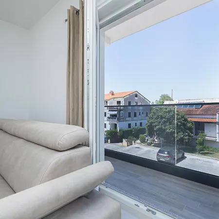 Apartment Beautiful Modern House Liza With Private Parking In - Finida Settlement