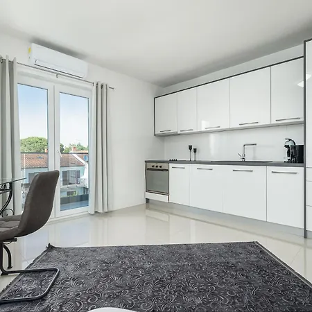 Beautiful Modern House Liza With Private Parking In - Finida Settlement