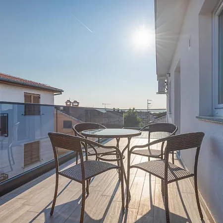 Beautiful Modern House Liza With Private Parking In - Finida Settlement