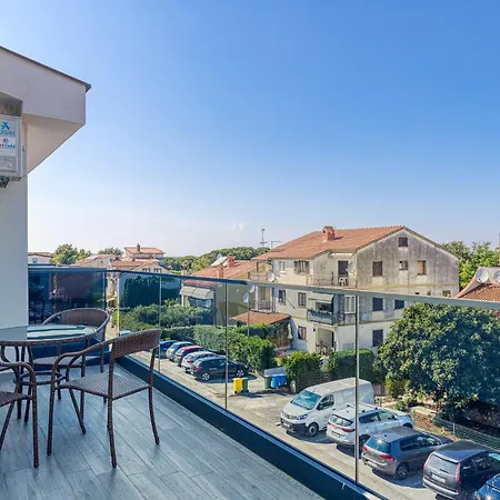 Apartment Beautiful Modern House Liza With Private Parking In - Finida Settlement