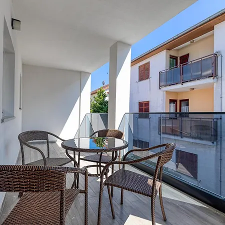 Apartment Beautiful Modern House Liza With Private Parking In - Finida Settlement *
